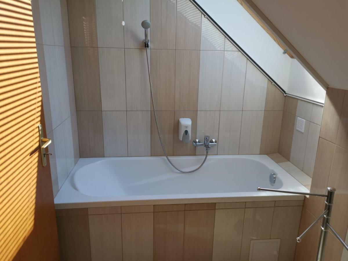 Harmonia Panzio Hotel Sárospatak Екстериор снимка