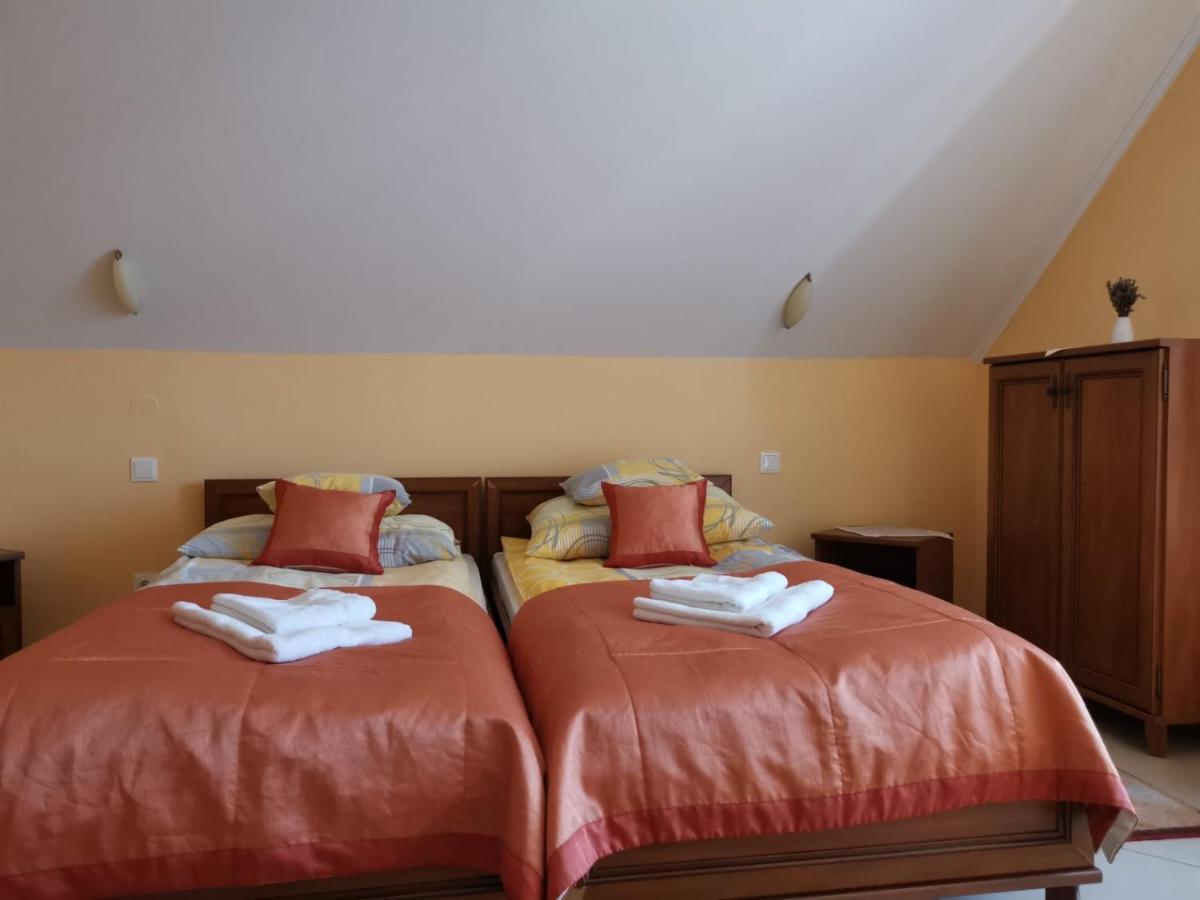 Harmonia Panzio Hotel Sárospatak Екстериор снимка