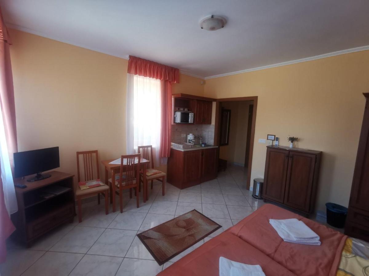 Harmonia Panzio Hotel Sárospatak Екстериор снимка