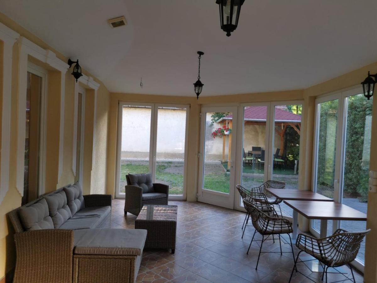 Harmonia Panzio Hotel Sárospatak Екстериор снимка