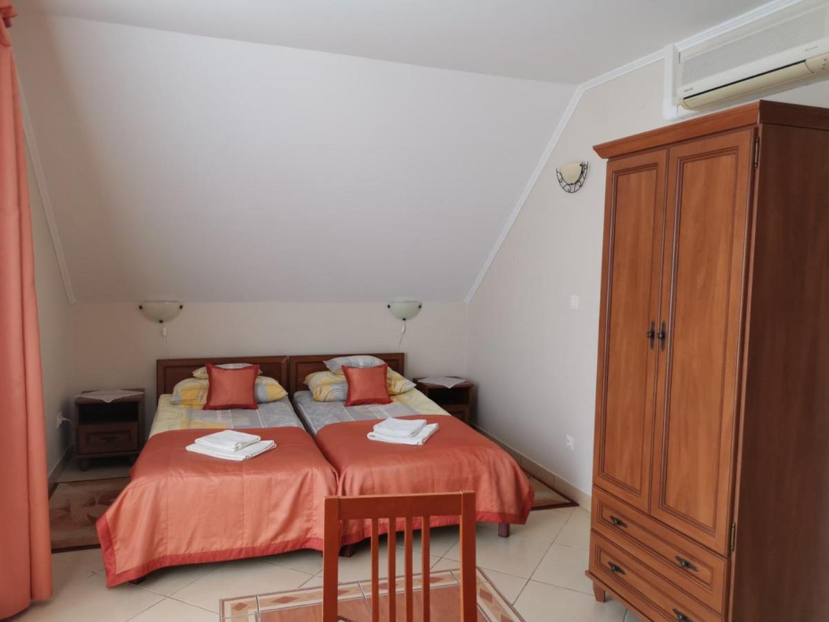 Harmonia Panzio Hotel Sárospatak Екстериор снимка