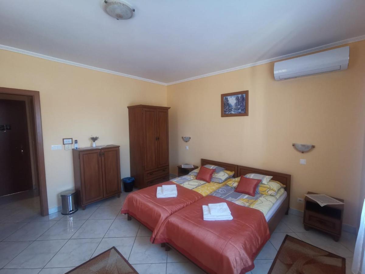 Harmonia Panzio Hotel Sárospatak Екстериор снимка